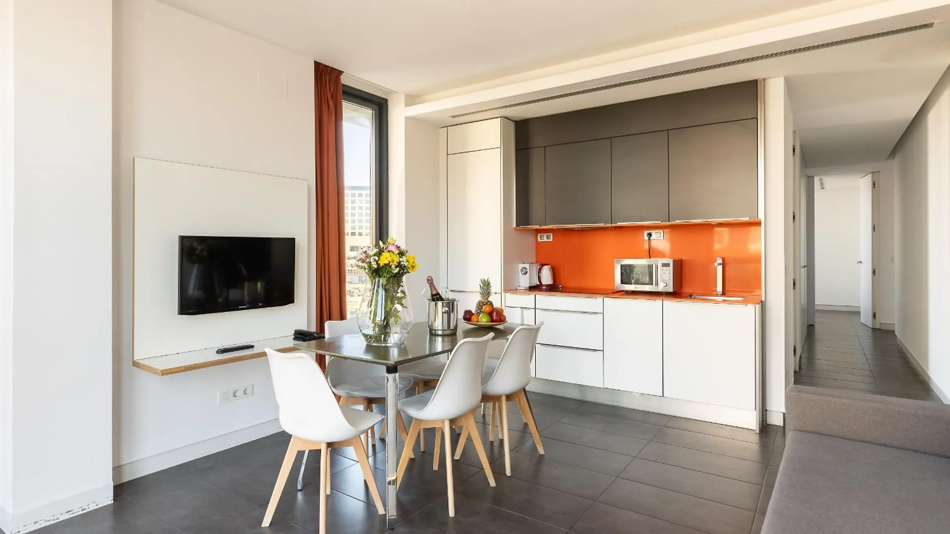 Cosmo Apartments Sants Барселона Испания