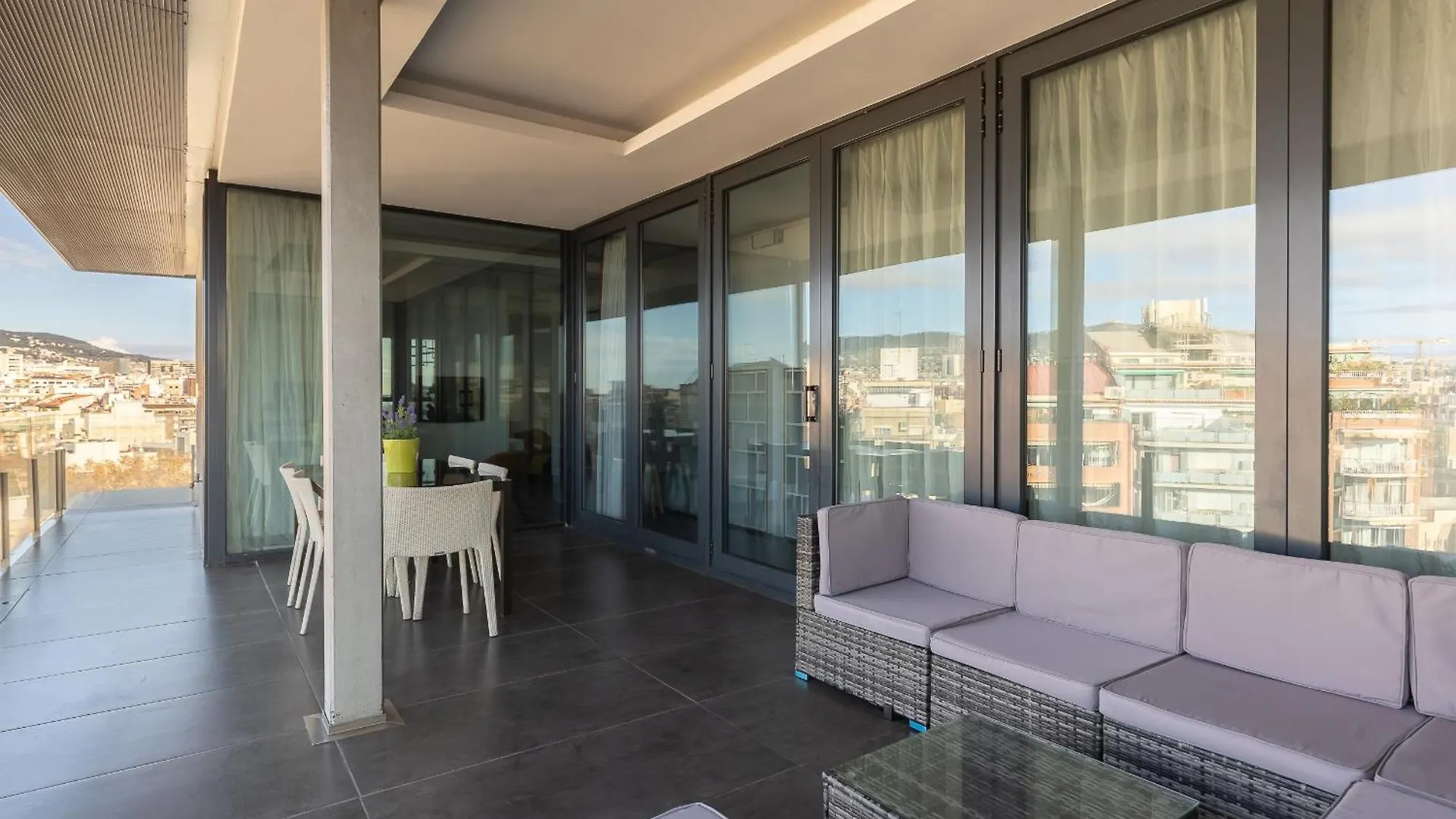 Cosmo Apartments Sants Barcelona 0*,