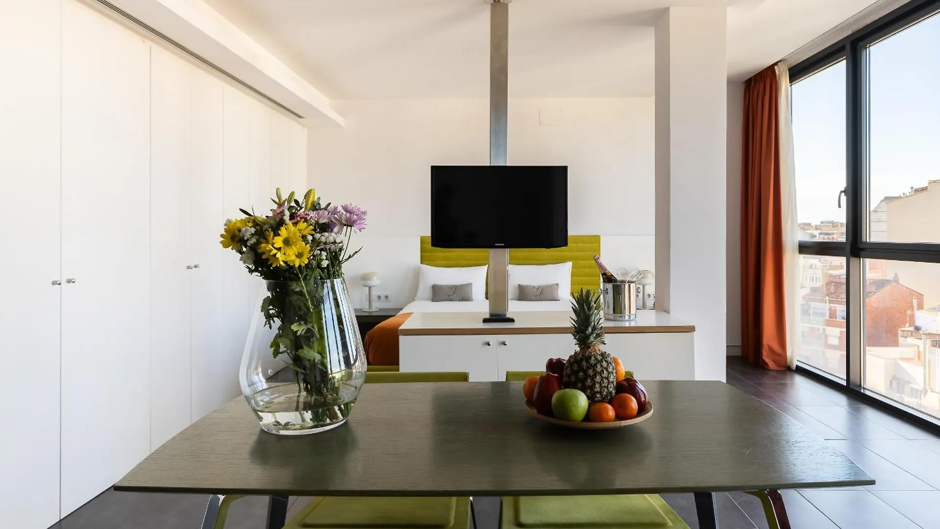 Cosmo Apartments Sants Barcelona 0*,